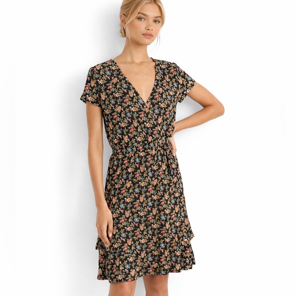 Ralph Lauren Dresses & Skirts - BEAUTIFUL!!  Lauren Ralph Lauren Black Label Jairell Short Sleeve Tiered Dress